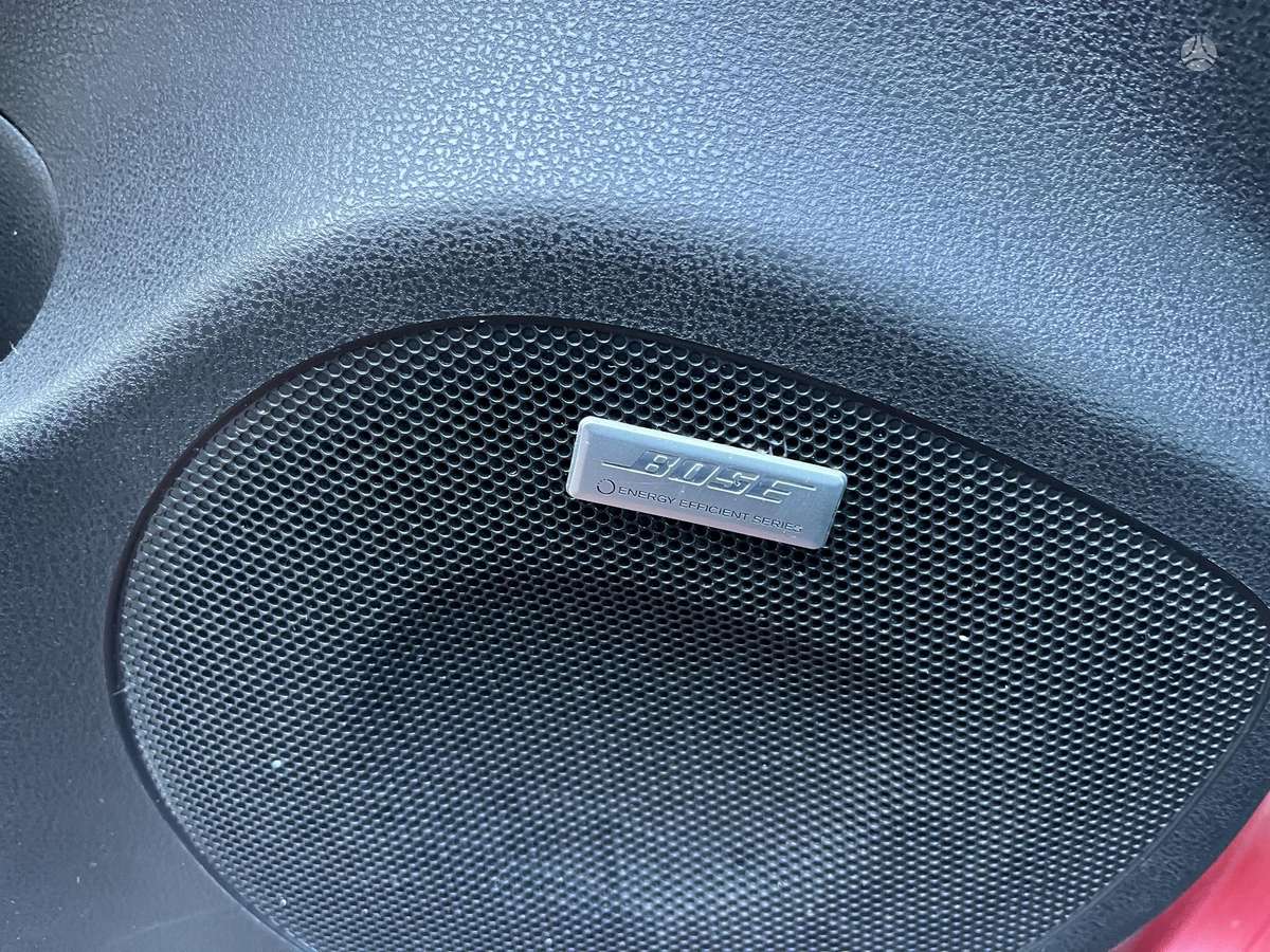 Nissan Leaf, hatchback