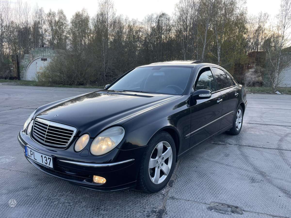 Mercedes-Benz E320, 3.2 l., Седан
