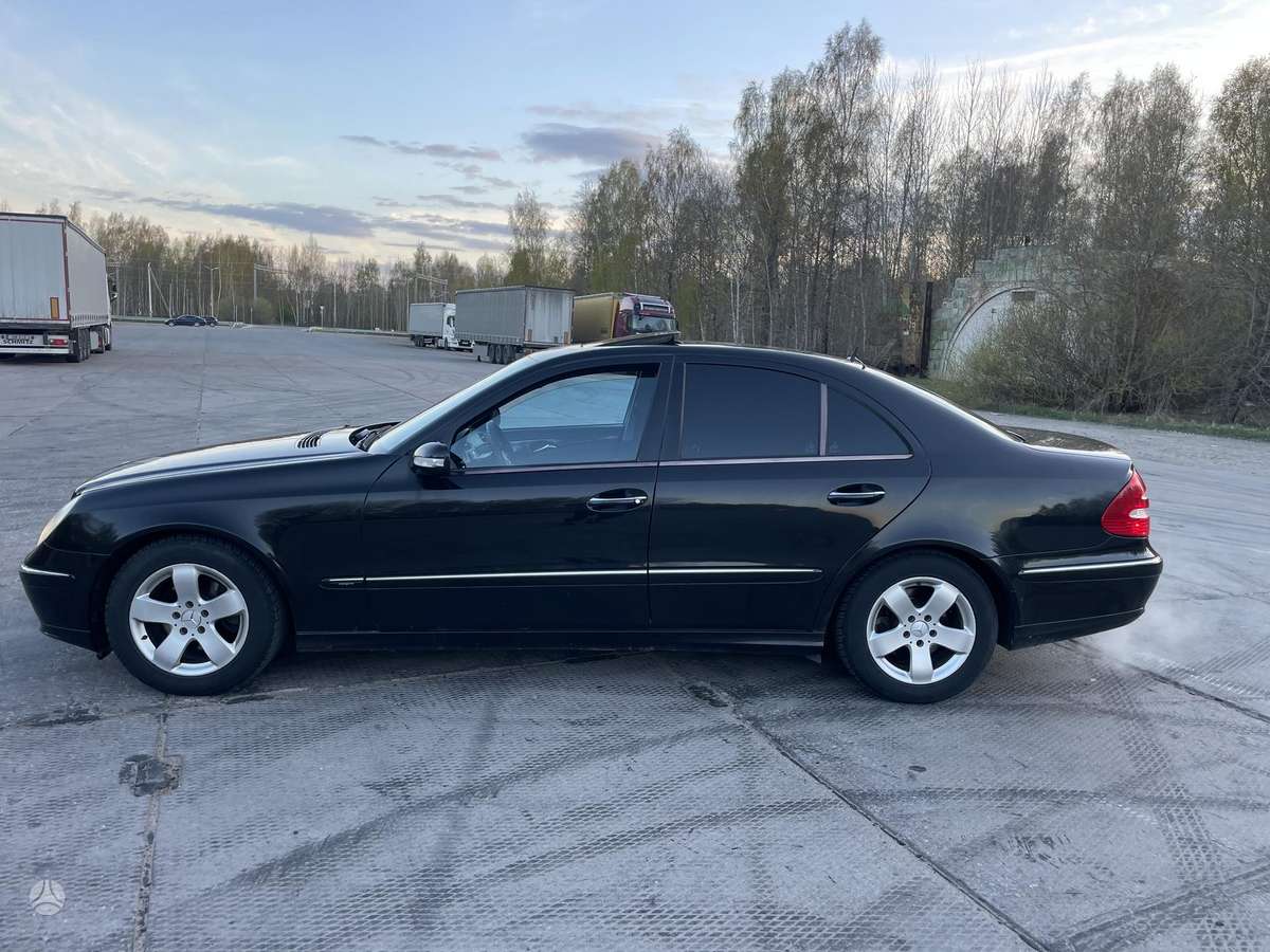 Mercedes-Benz E320, 3.2 l., Седан