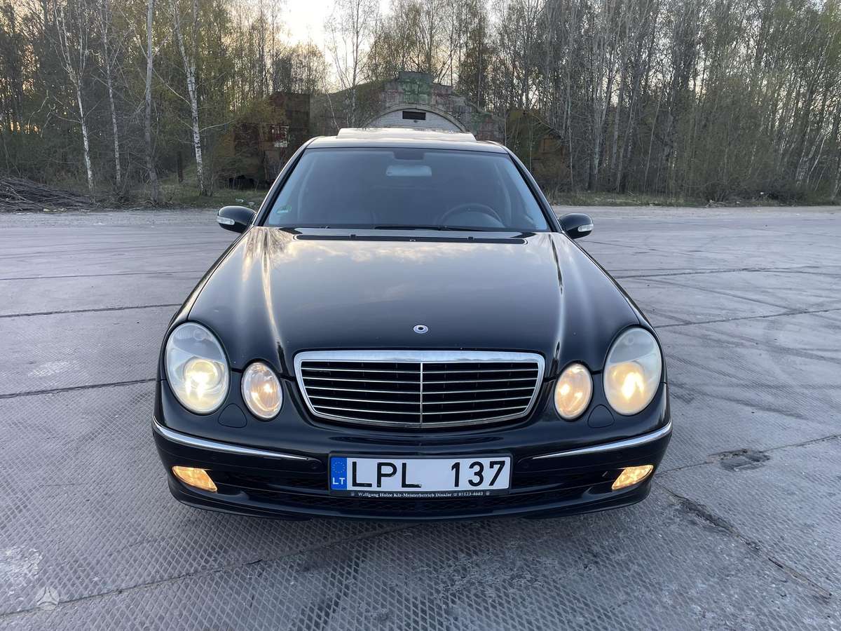 Mercedes-Benz E320, 3.2 l., Седан
