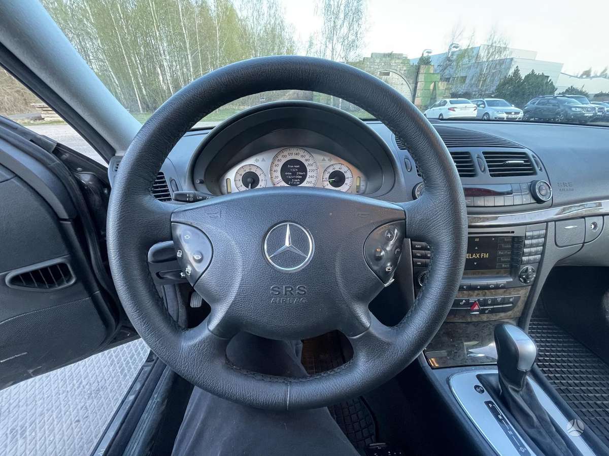 Mercedes-Benz E320, 3.2 l., Седан