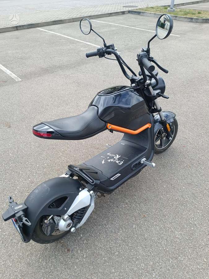 Sunra Miku MAX, scooters / mopeds