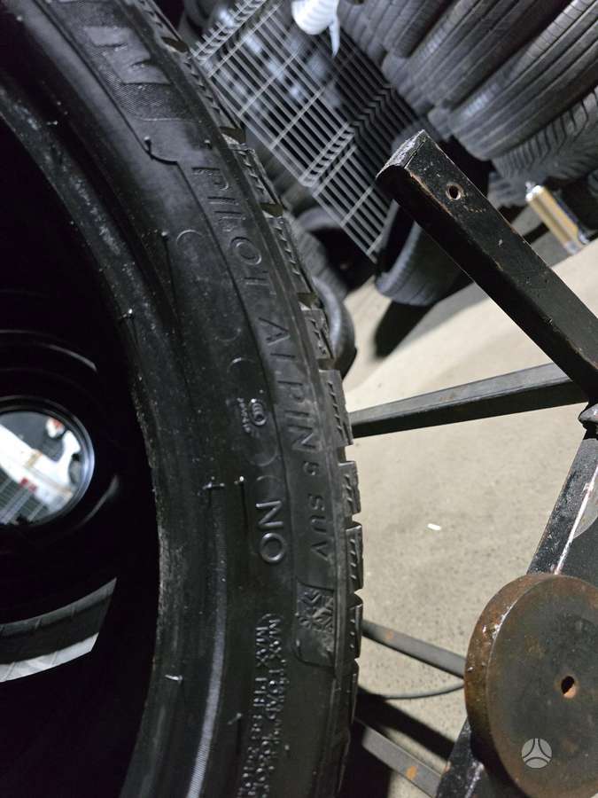 Michelin Pilot alpin 5 suv, winter 305/35 R21