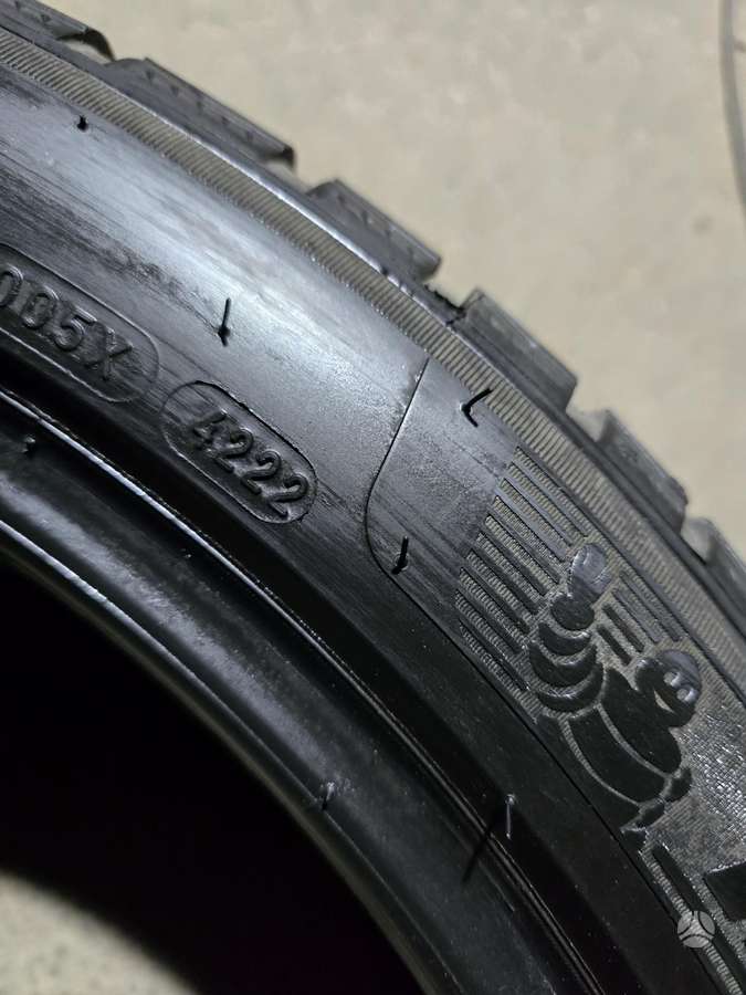Michelin Pilot alpin 5 suv, winter 305/35 R21