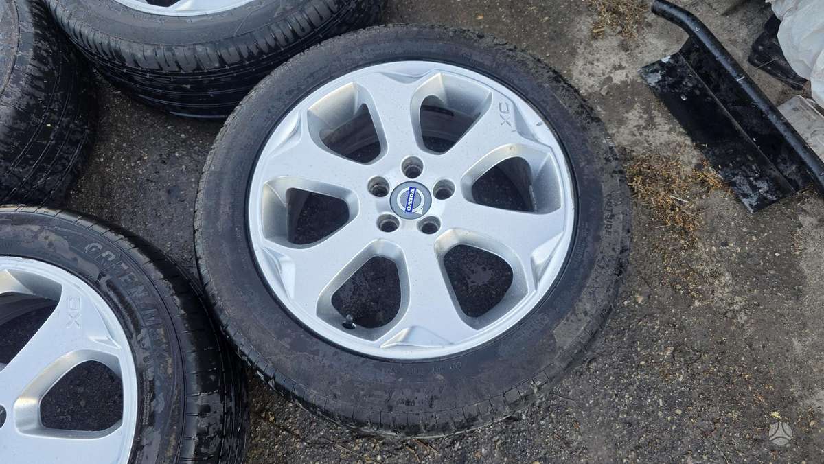 Volvo XC70, lengvojo lydinio, R18