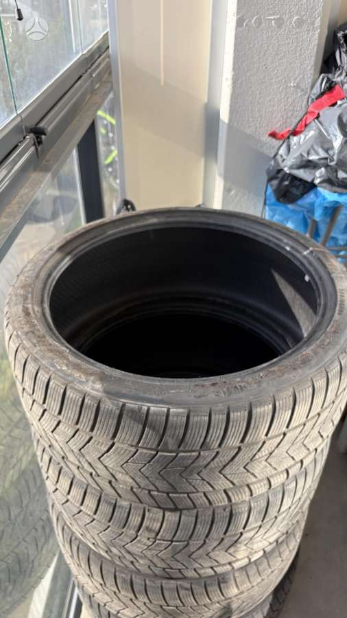 Tracmax, winter 255/35 R20