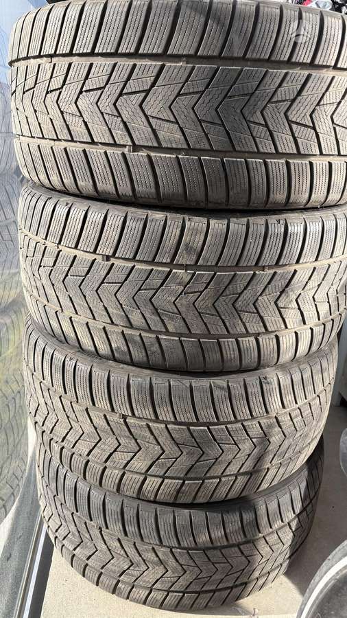Tracmax, winter 255/35 R20