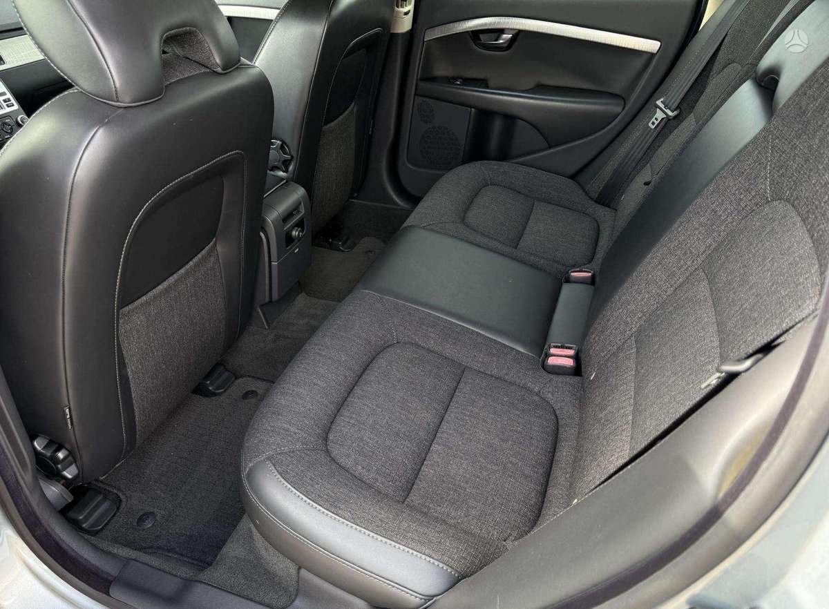 Volvo XC70 - 11