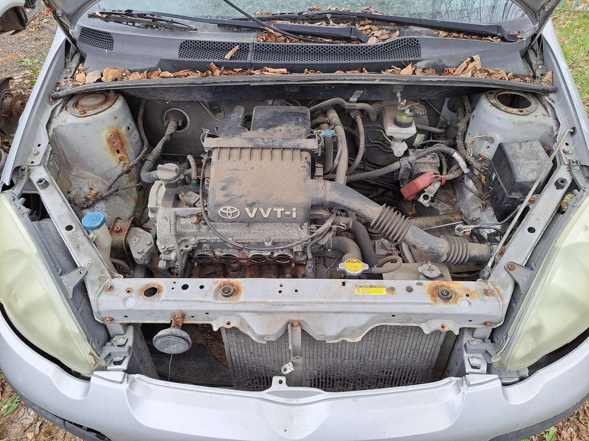 Toyota Yaris по частям. Dalimis