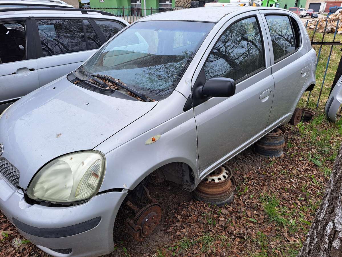 Toyota Yaris dalimis. Dalimis