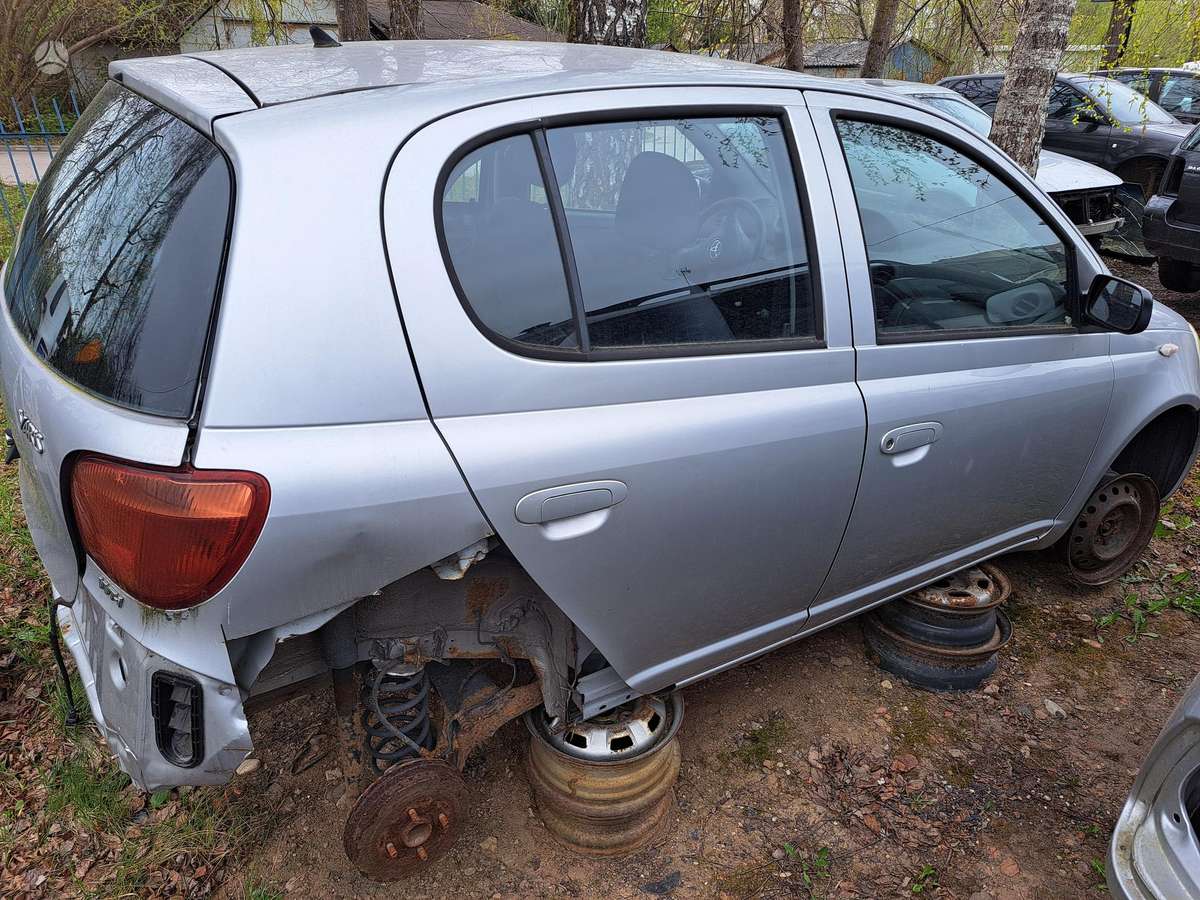 Toyota Yaris dalimis. Dalimis