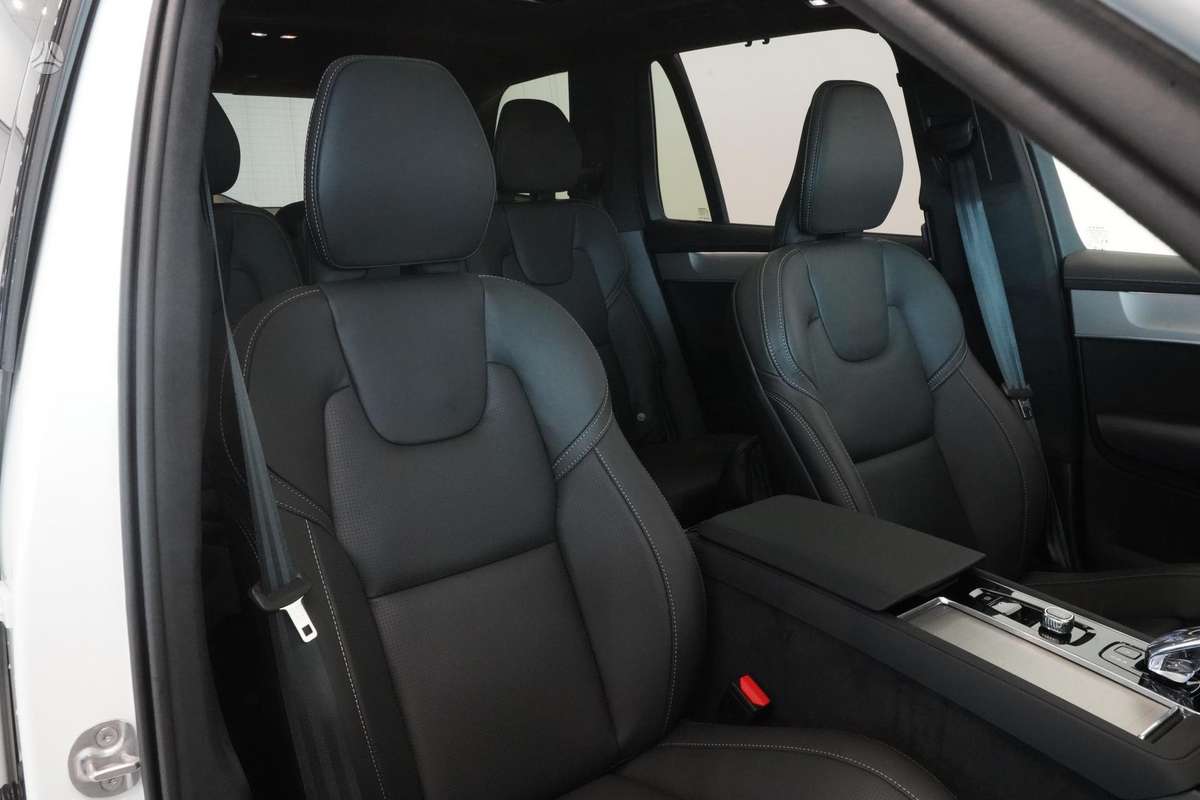 Volvo XC90 - 11