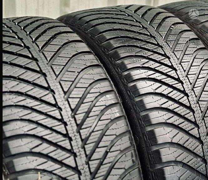 Goodyear Vector 4 Seasons, universalios 215/60 R17