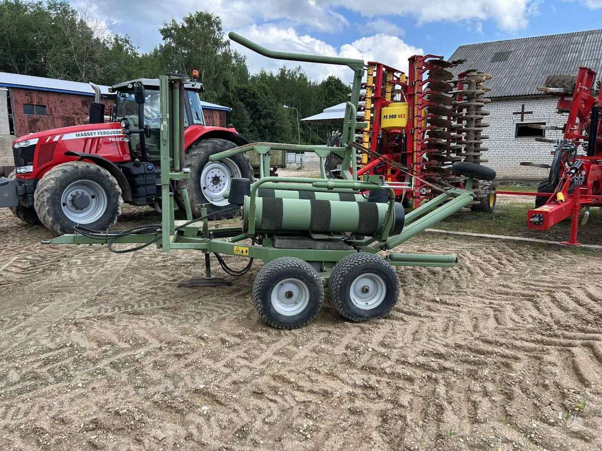 Claas Rollant 350, кормосмесители / кормораздатчики