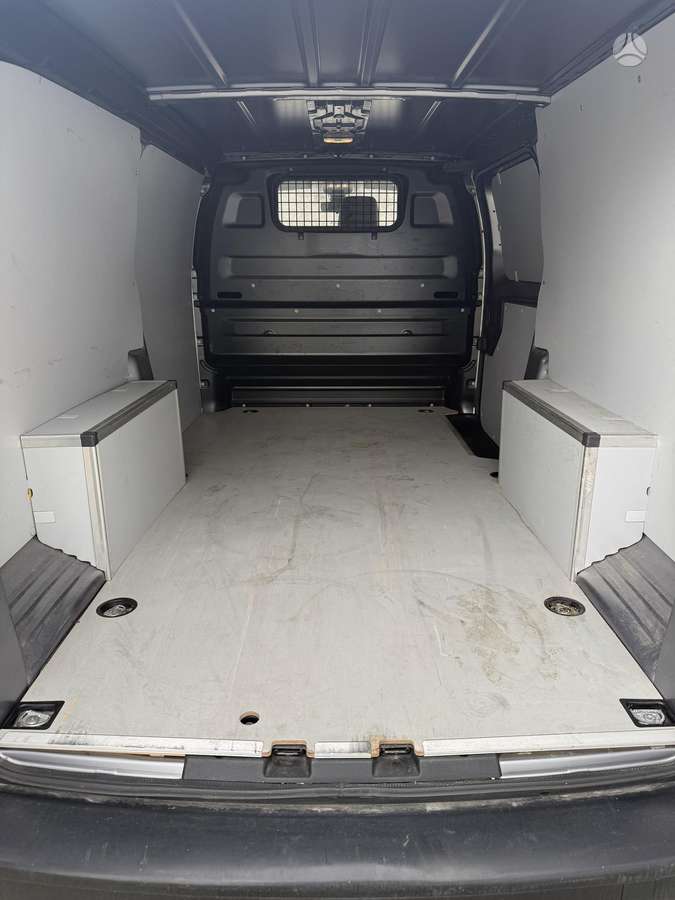 Opel Vivaro по частям