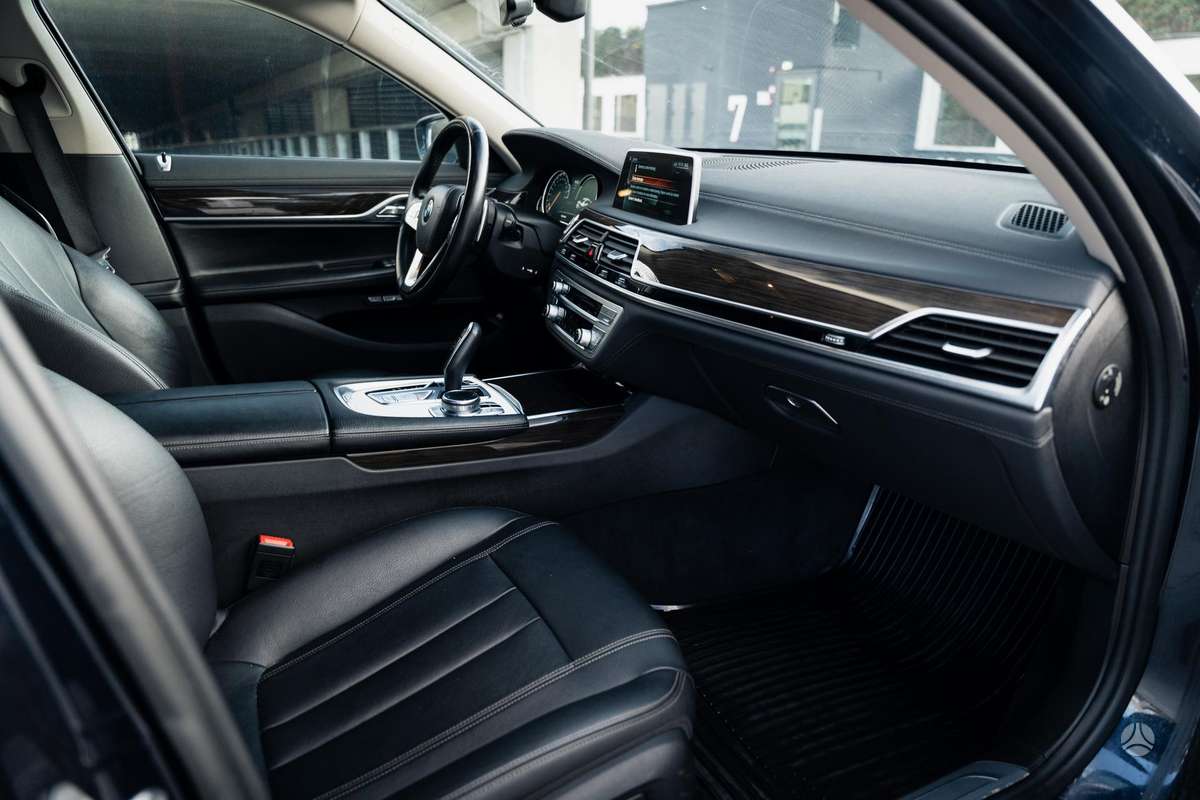 BMW 730, 3.0 l., Седан