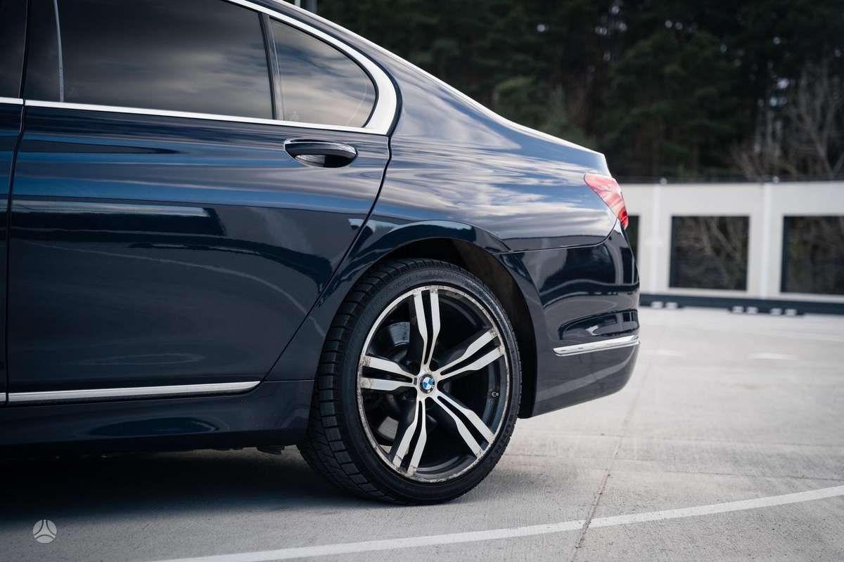 BMW 730, 3.0 l., Седан