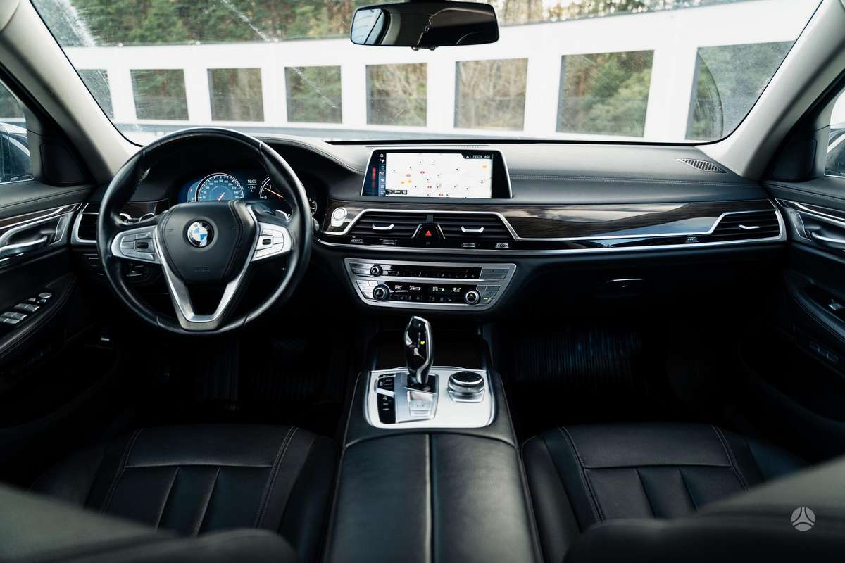 BMW 730, 3.0 l., Седан