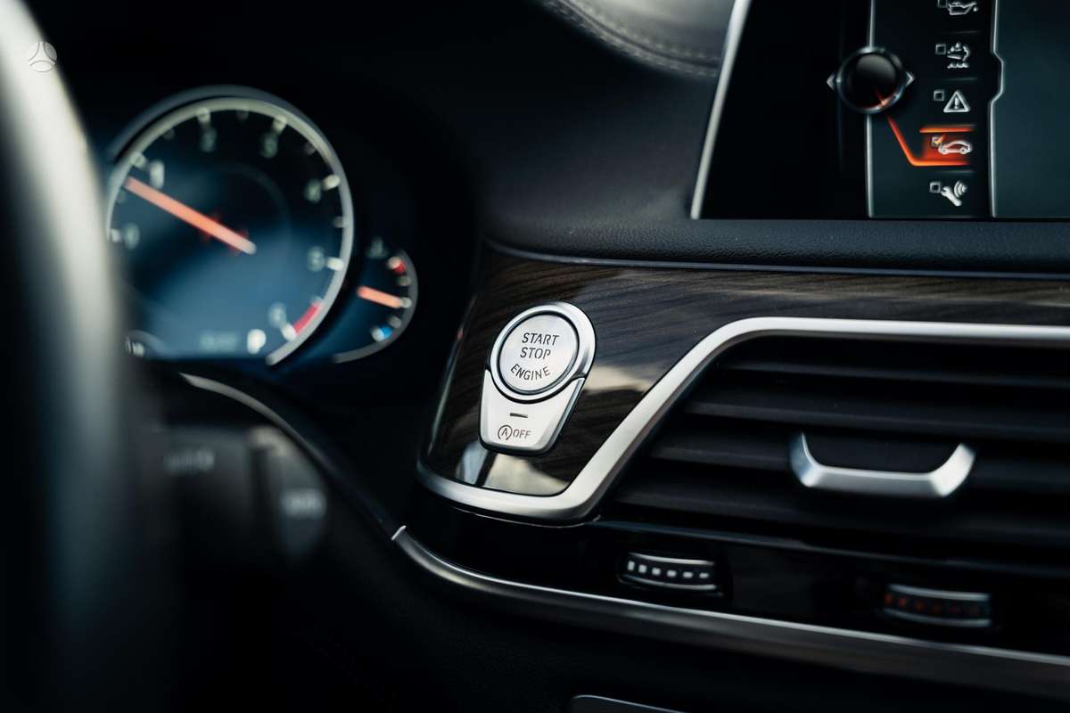 BMW 730, 3.0 l., Седан