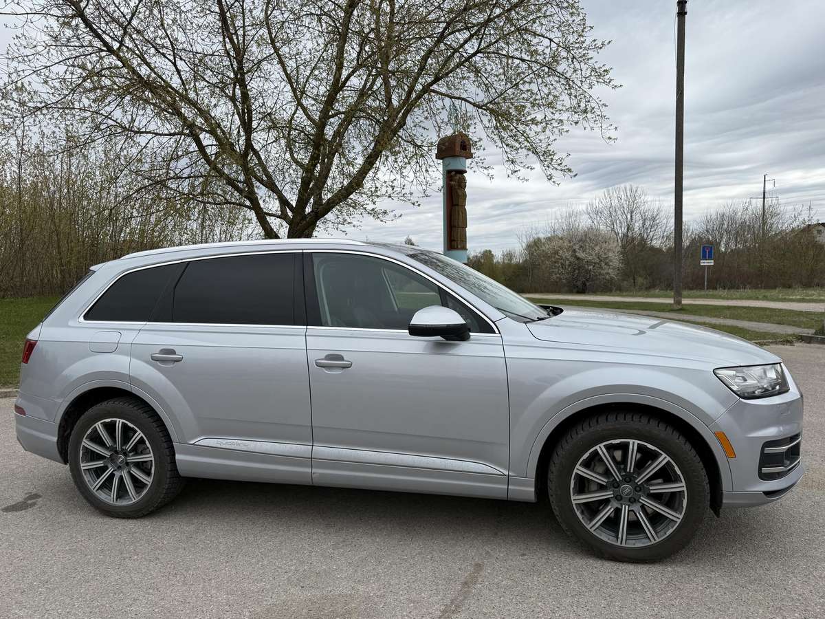 Audi Q7, 3.0 l., off-road / crossover