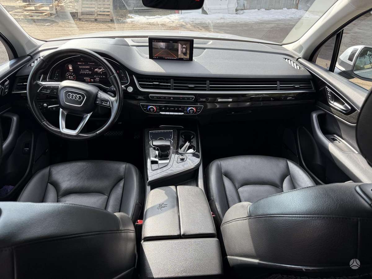 Audi Q7, 3.0 l., off-road / crossover