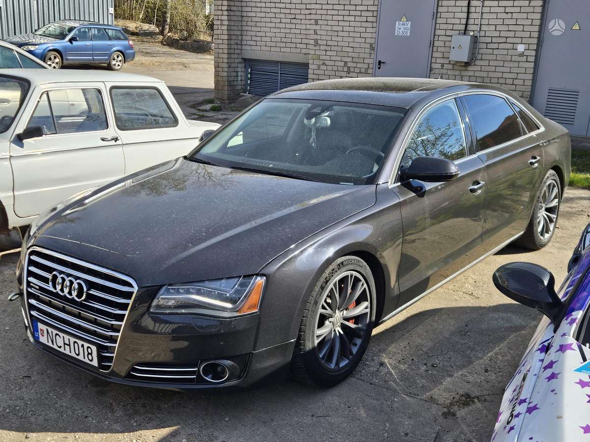 Audi A8, 4.2 l., Седан