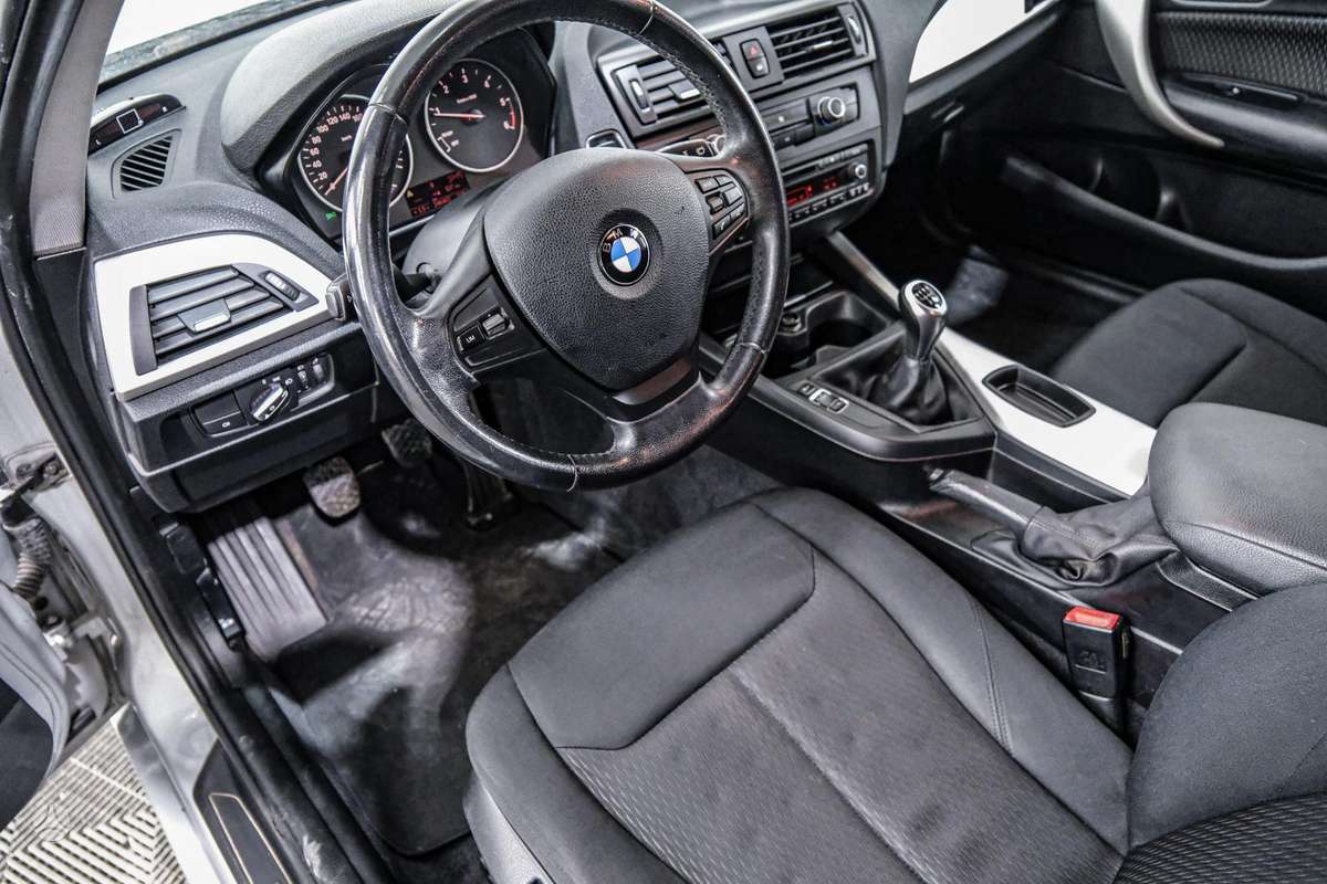 BMW 120, 2.0 l., hatchback