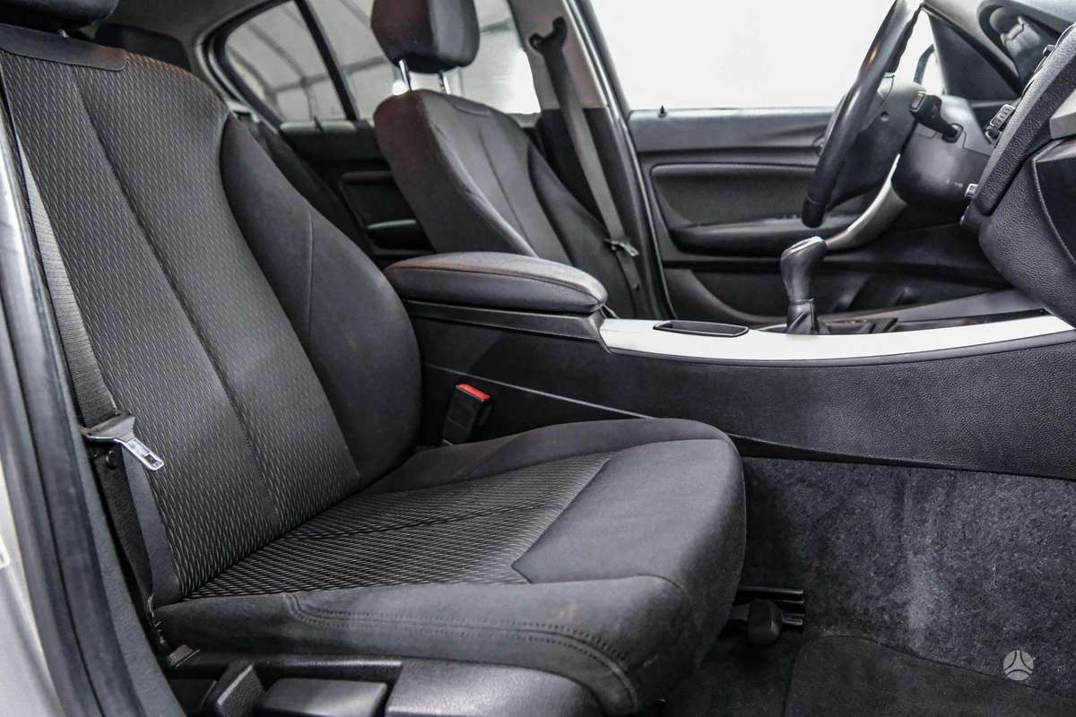 BMW 120, 2.0 l., hatchback
