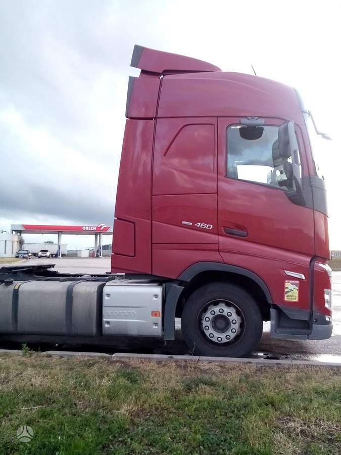 Volvo FH, double sleeper