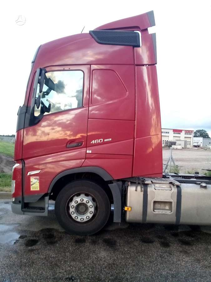 Volvo FH, double sleeper
