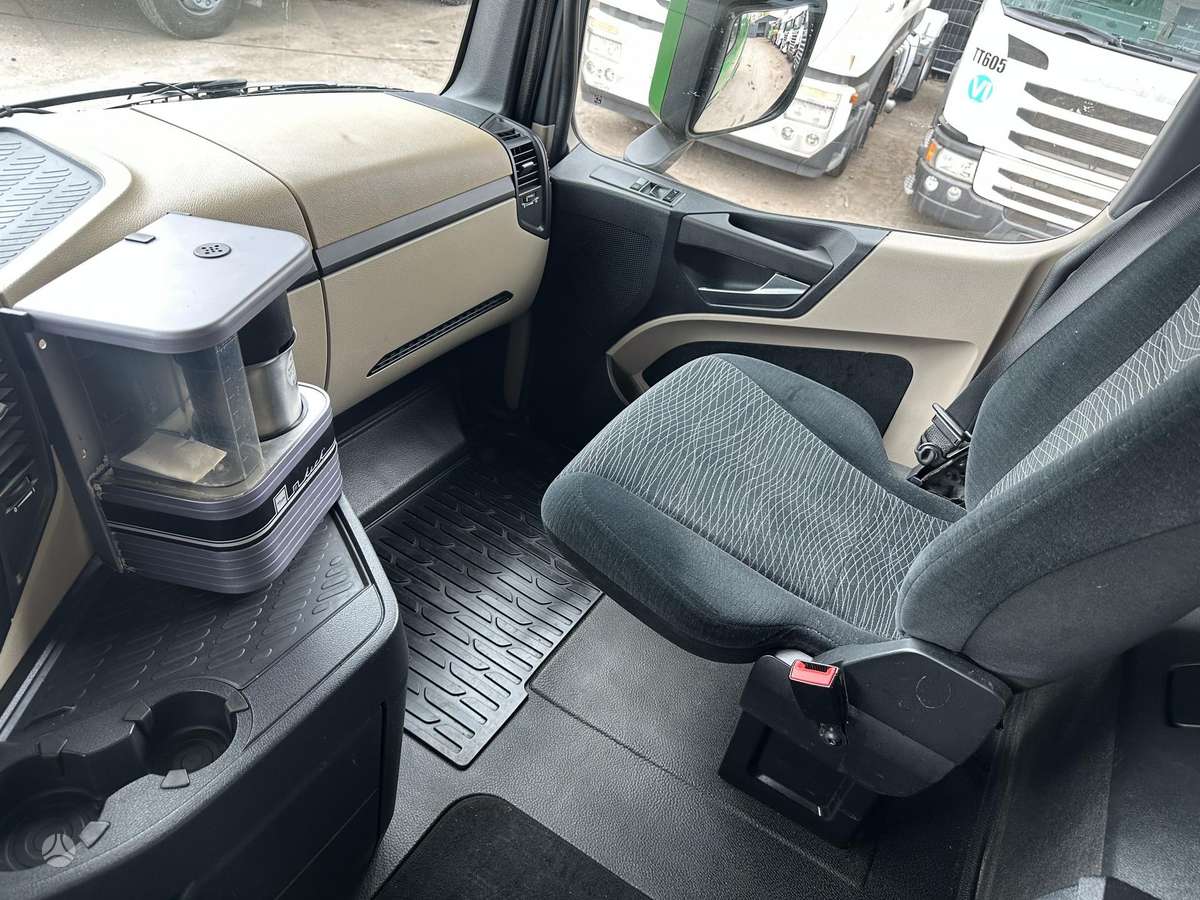 Mercedes-Benz Actros 1845 - MEGA, double sleeper