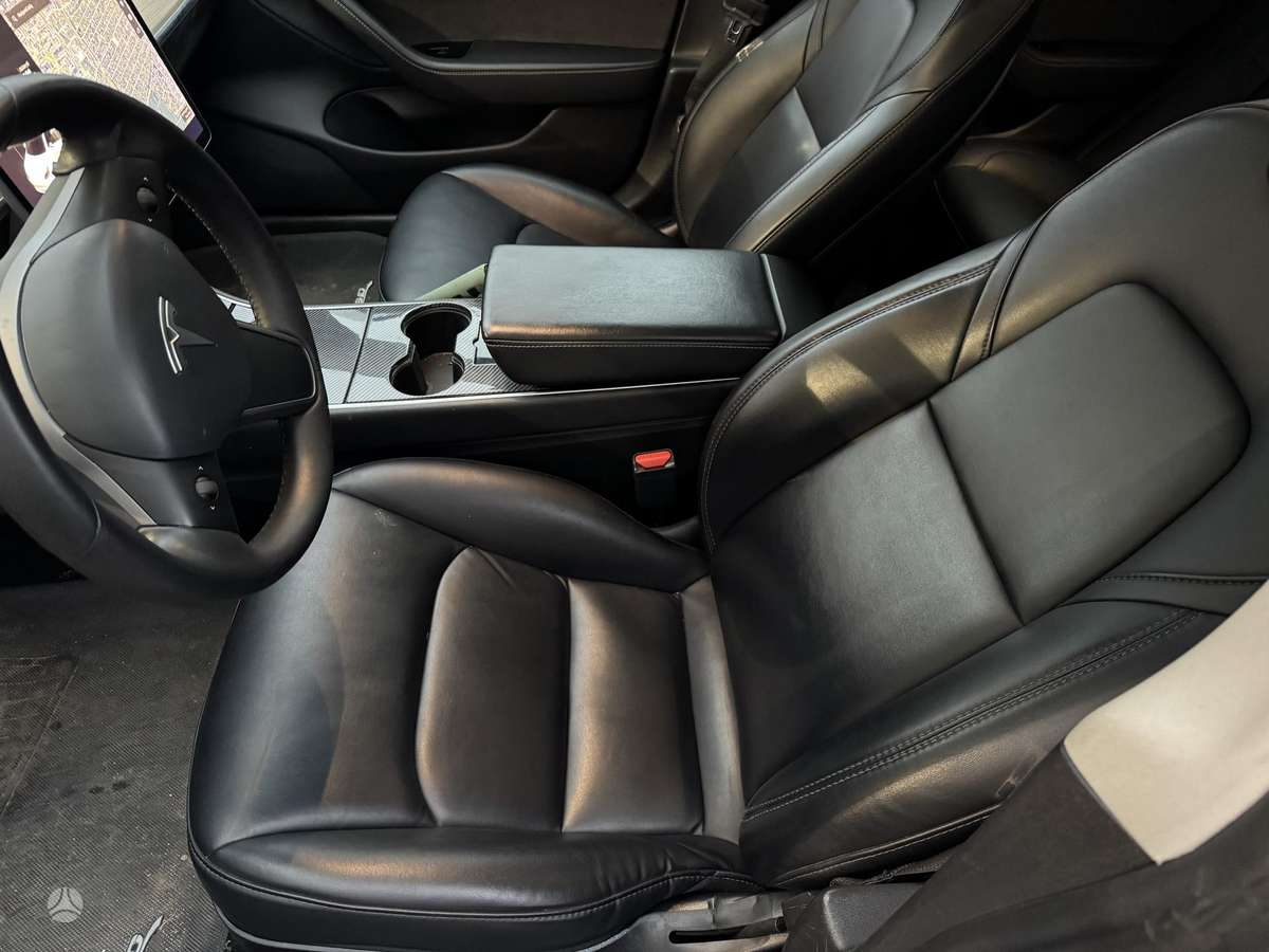 Tesla Model 3, 81 kWh, hatchback