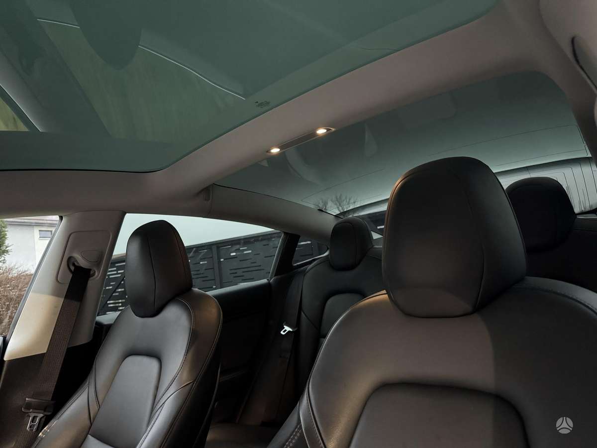 Tesla Model 3, 81 kWh, hatchback