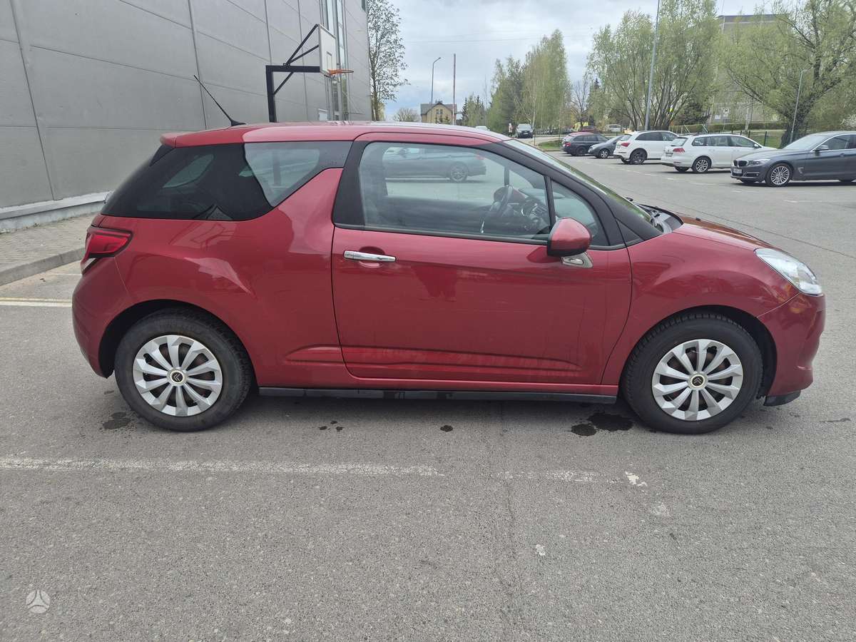 Citroen DS3, 1.6 l., hatchback