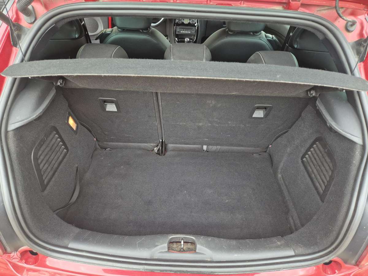 Citroen DS3, 1.6 l., hatchback