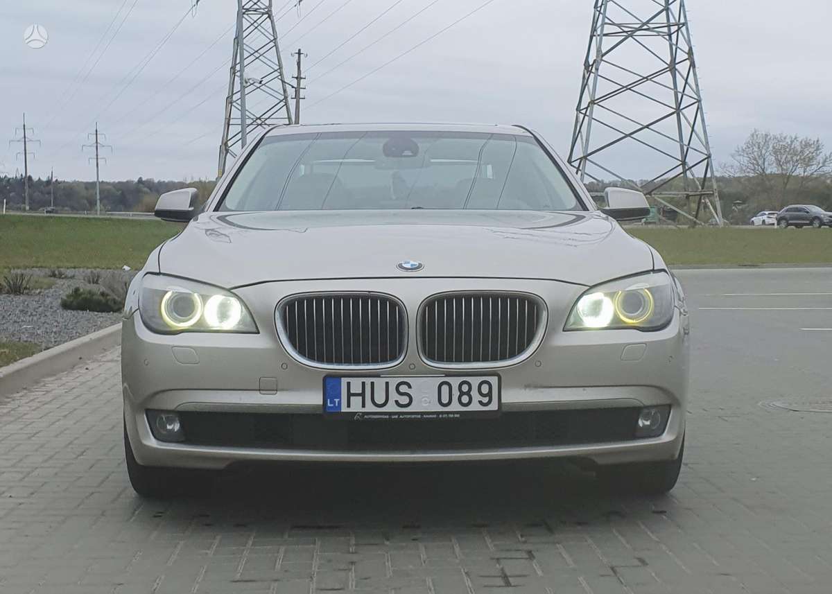 BMW 740, 3.0 l., Седан