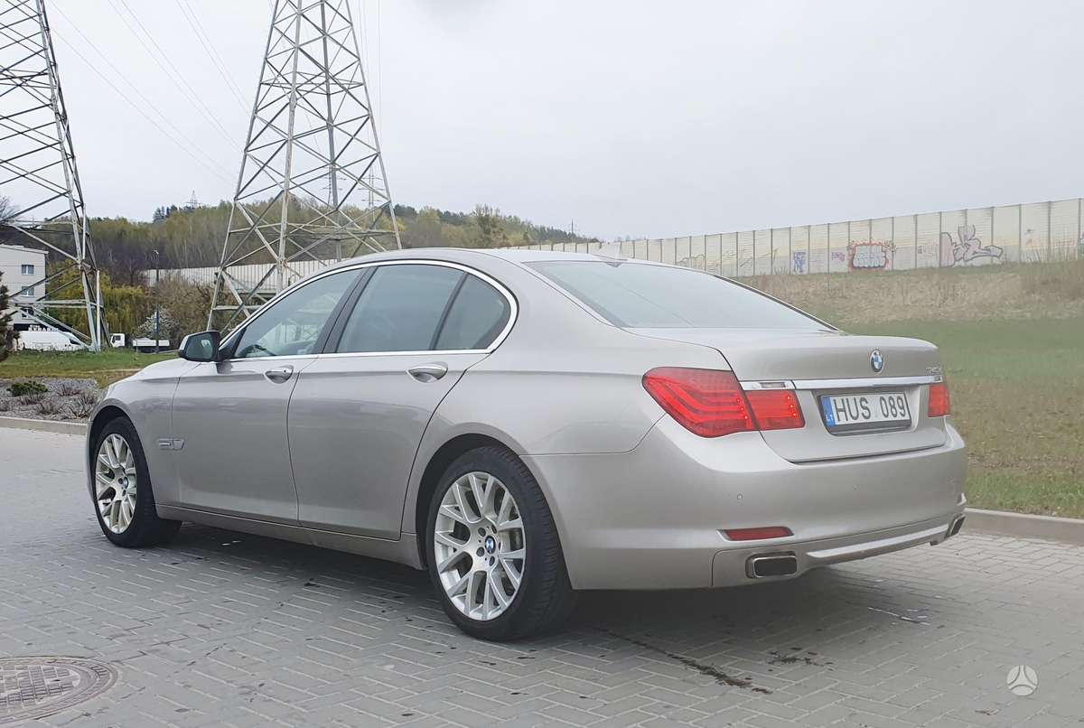 BMW 740, 3.0 l., Седан