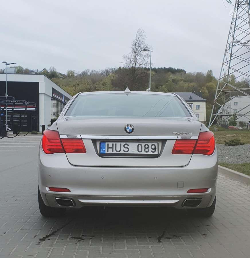 BMW 740, 3.0 l., Седан