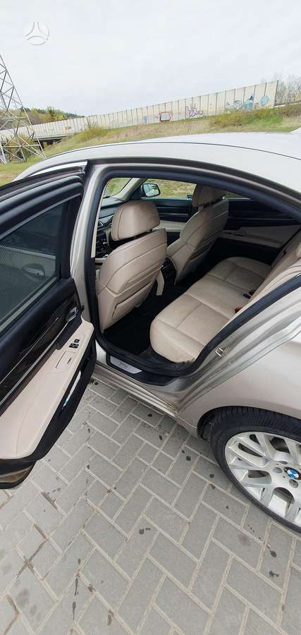 BMW 740, 3.0 l., Седан