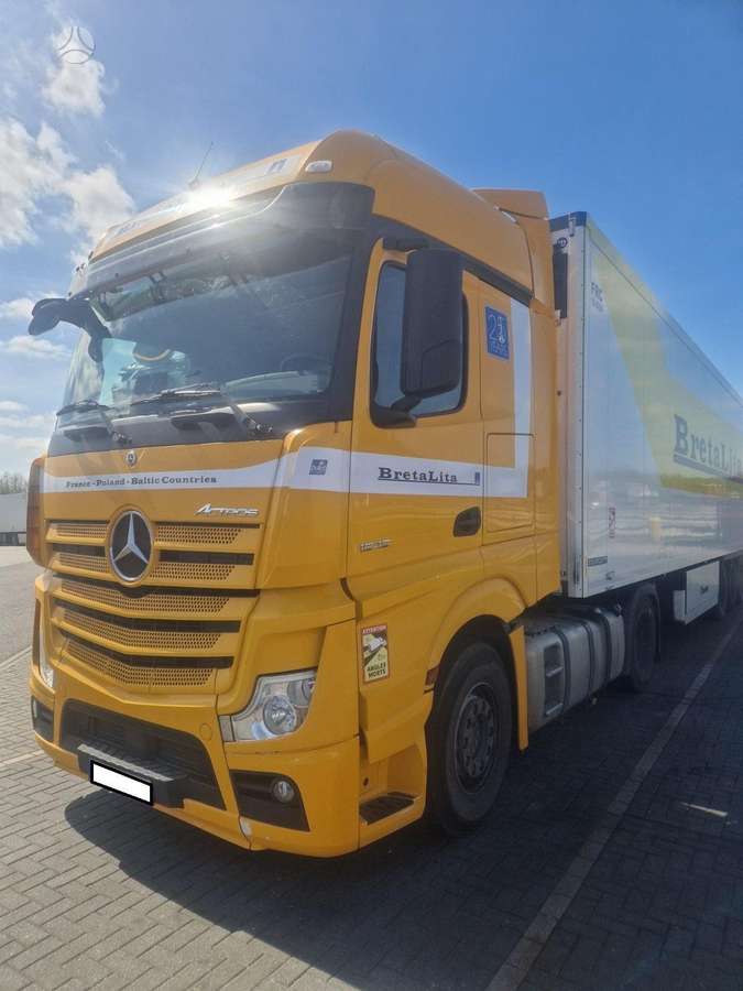 Mercedes-Benz 1845 LS Big Space, double sleeper