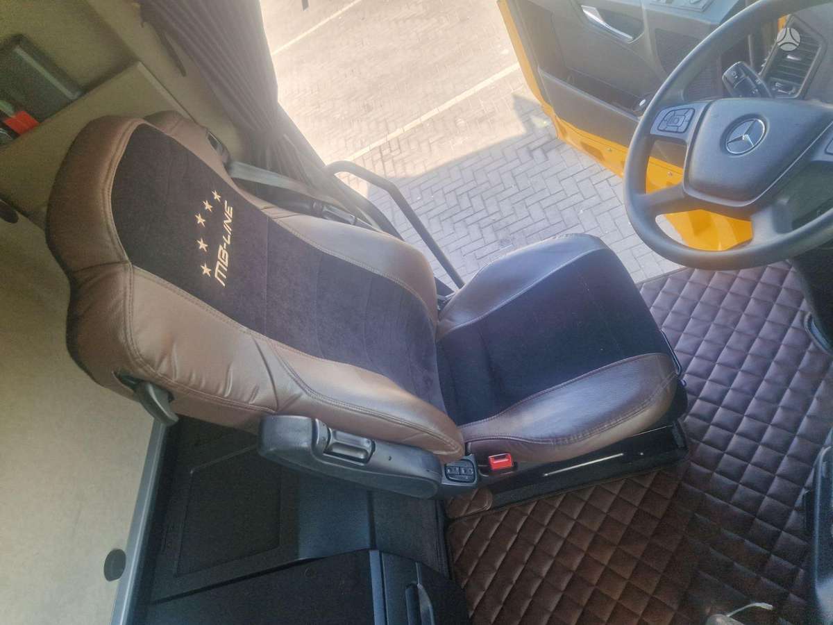 Mercedes-Benz 1845 LS Big Space, double sleeper