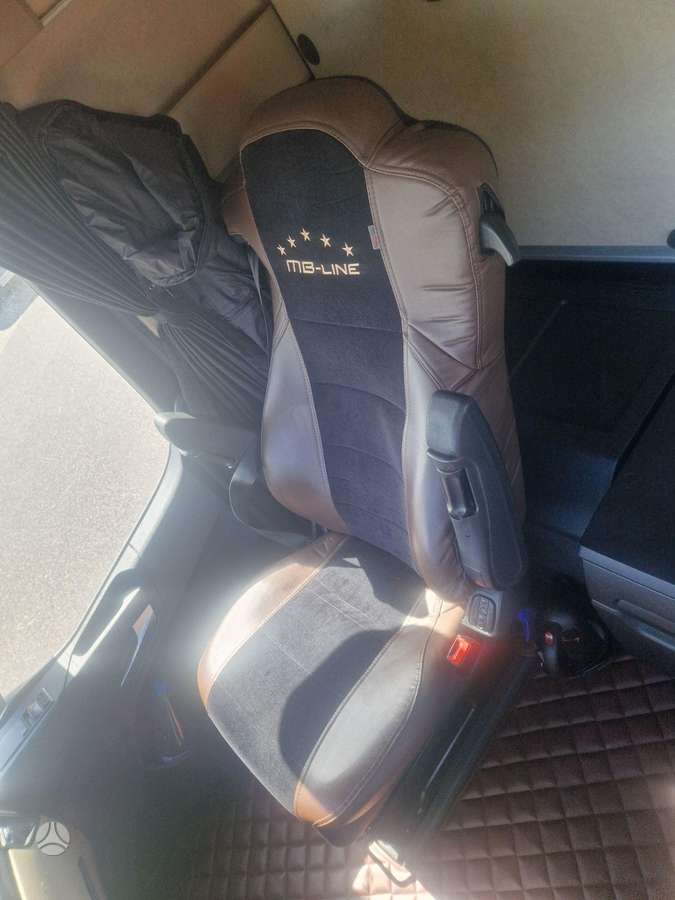 Mercedes-Benz 1845 LS Big Space, double sleeper