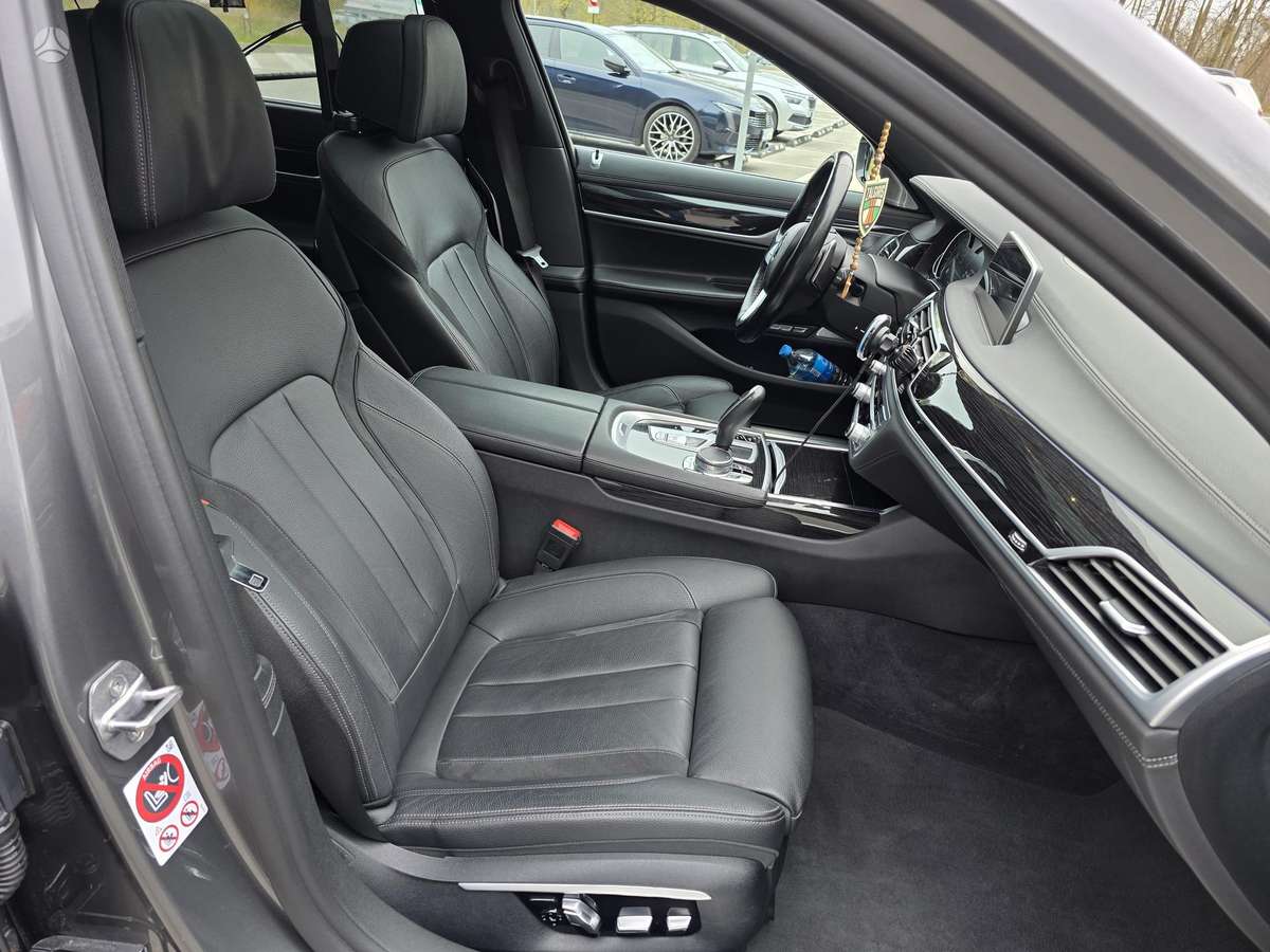 BMW 740, 3.0 l., Седан