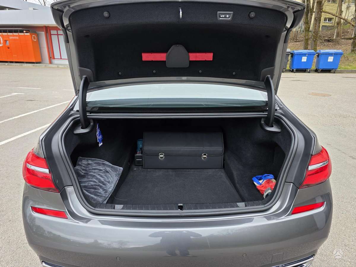 BMW 740, 3.0 l., Седан