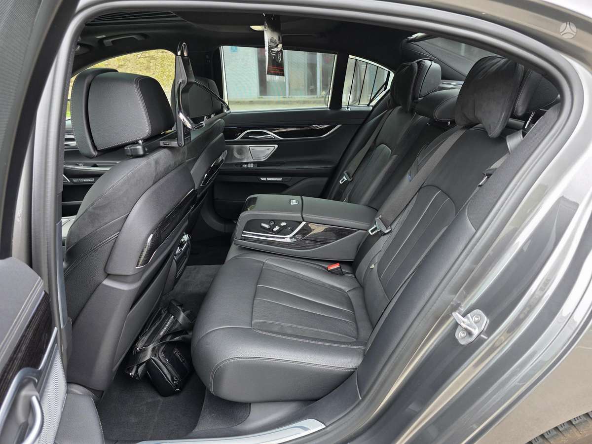 BMW 740, 3.0 l., Седан