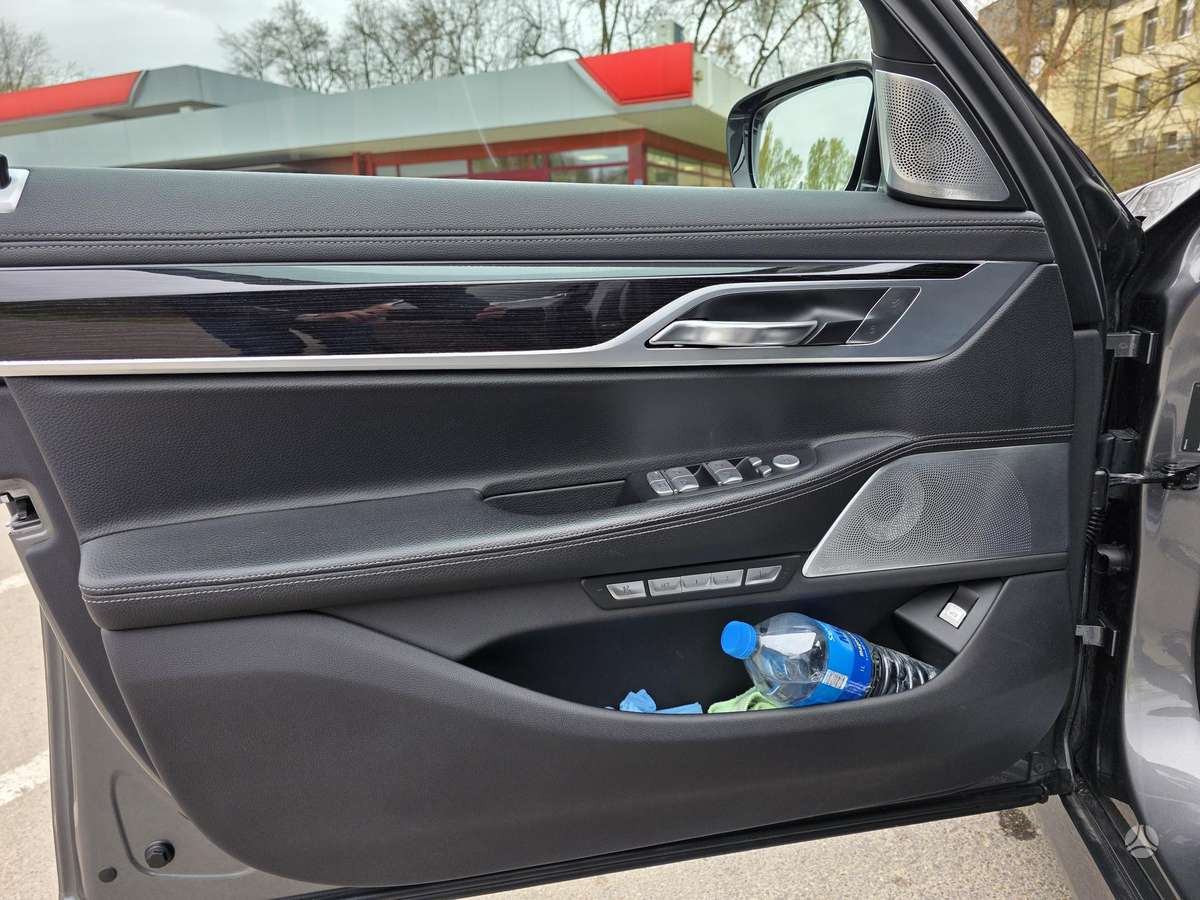 BMW 740, 3.0 l., Седан