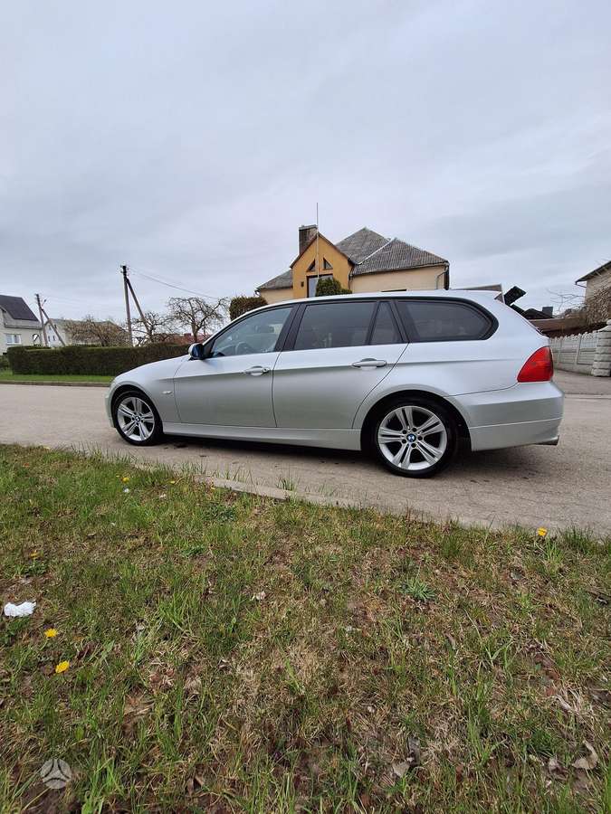 BMW 320, 2.0 l., wagon