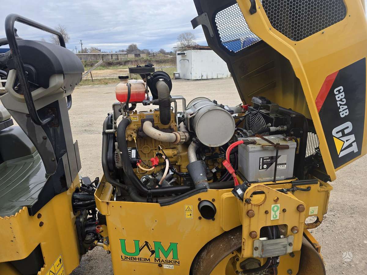 Caterpillar CB24B 650M/H, vibro technika