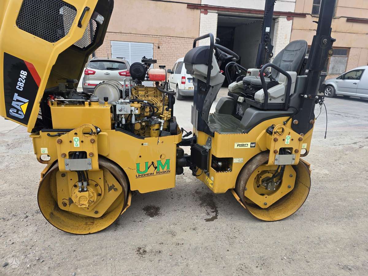 Caterpillar CB24B 650M/H, вибромашины