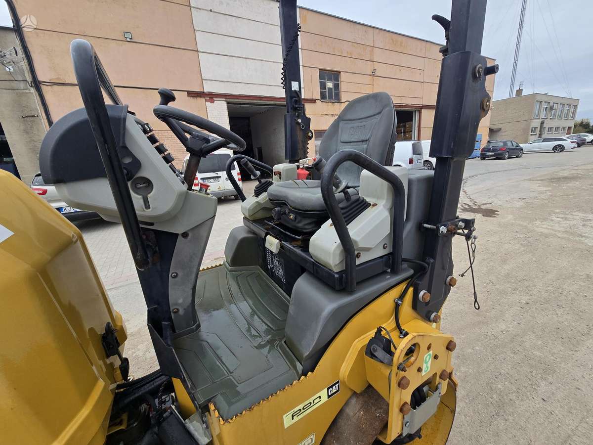 Caterpillar CB24B 650M/H, vibrator / compactor